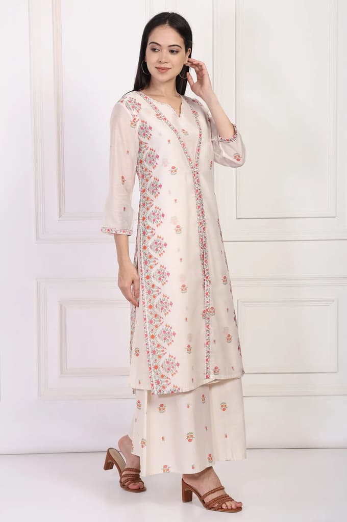 Off-White Floral Printed Lace Trim Straight Chiffon Kurta with Inner, Flared Pant and Dupatta Set — photo 7