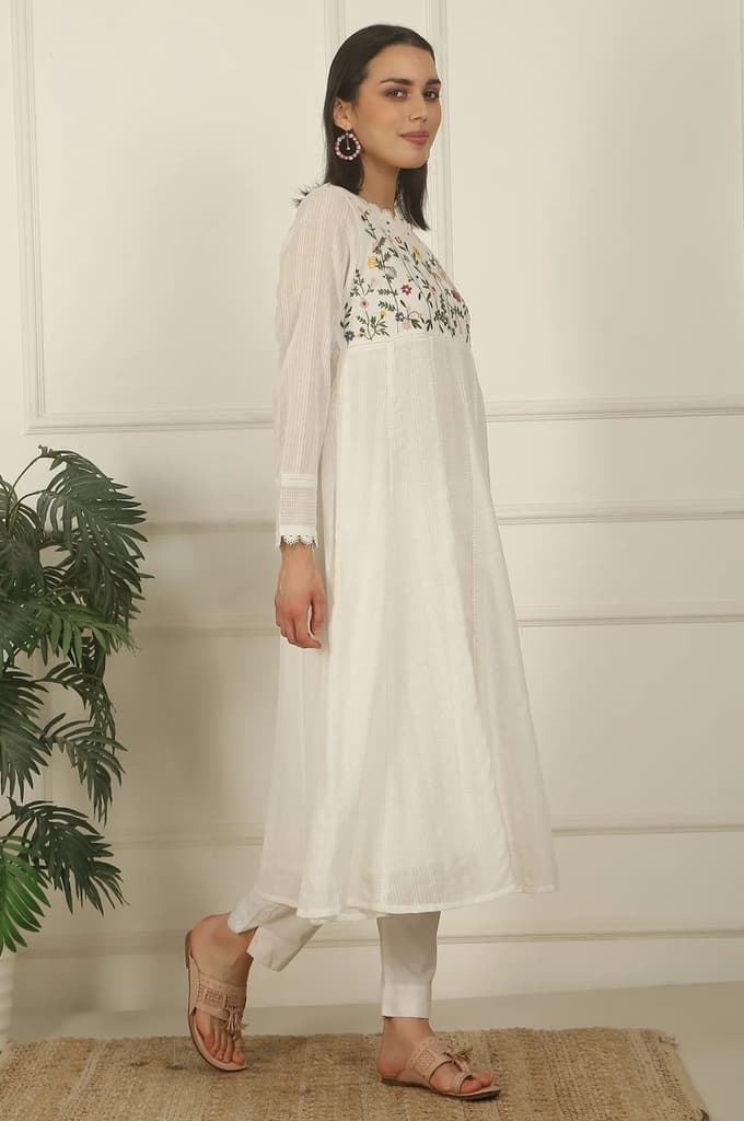 White Floral Embroidered Yoke Pure Cotton Anarkali Kurta — photo 7