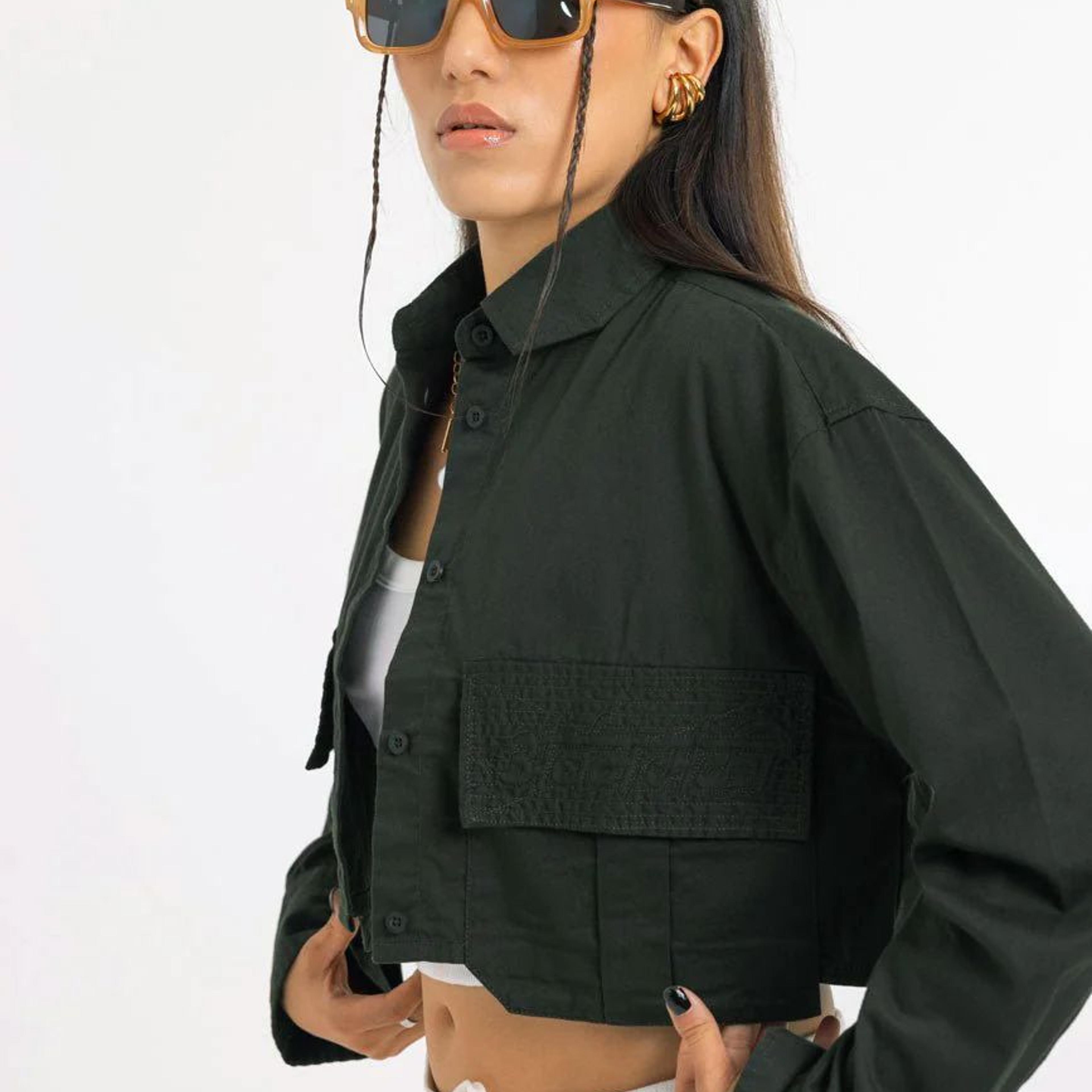 WE GO HIGH // CROPPED SHIRT