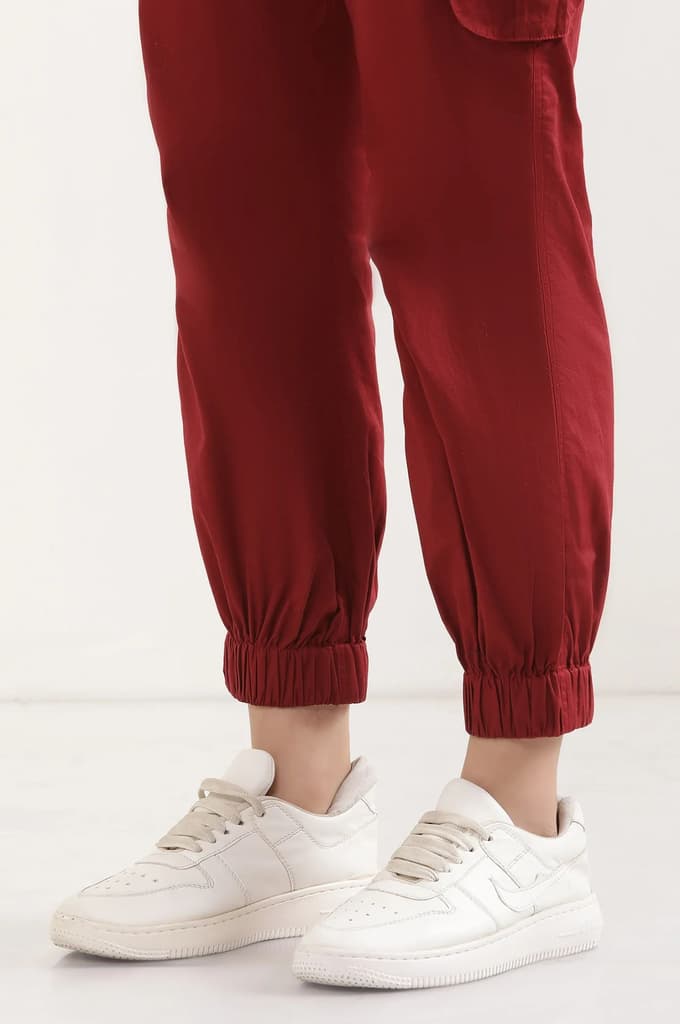 Red Solid Tapered Cotton Pants With Drawstring — photo 8