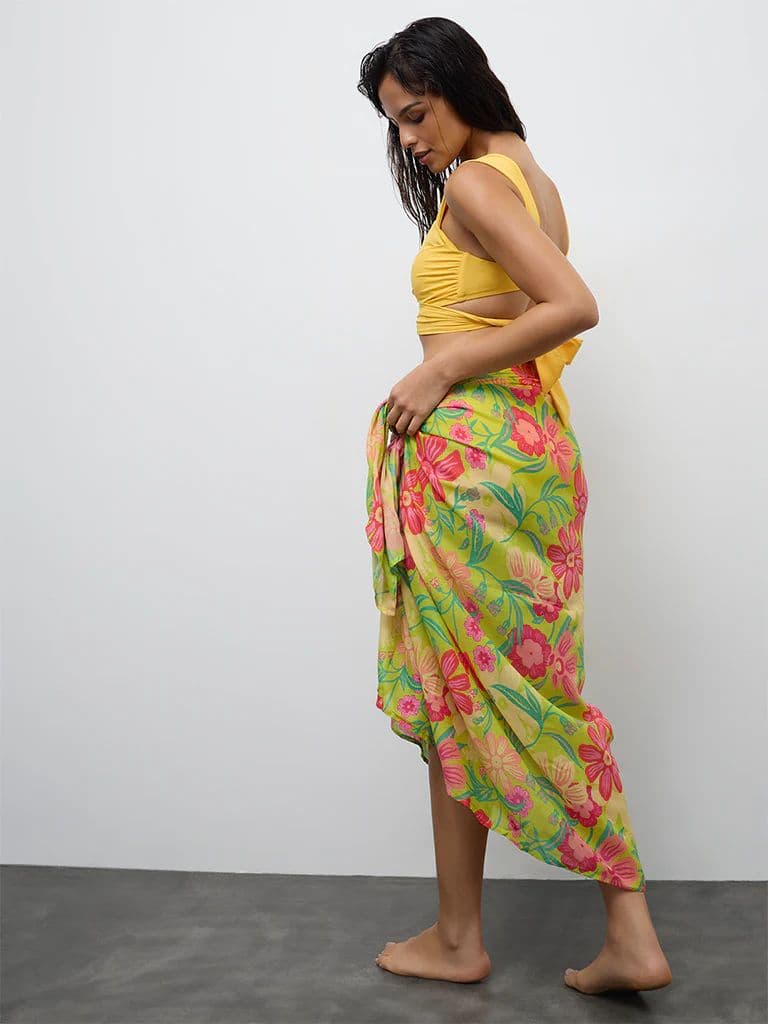 Wunderlove Swimwear Lime Floral Pattern Sarong In A Bag — photo 4