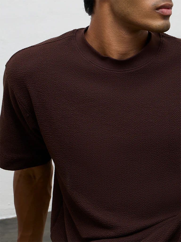 Nuoflexx Dark Brown Textured Relaxed-Fit Cotton-Blend T-Shirt — photo 3