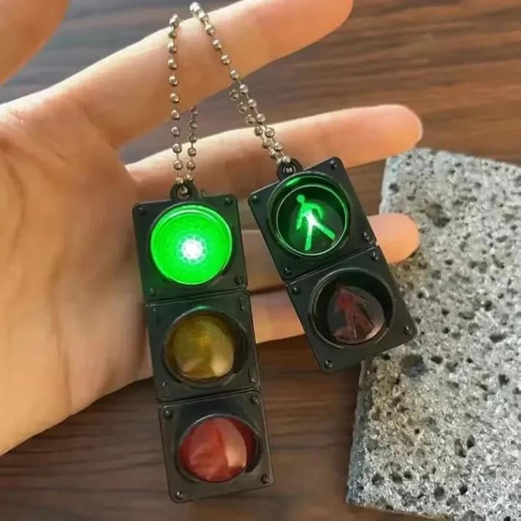 Traffic Light Keychain with LED Lights — photo 2