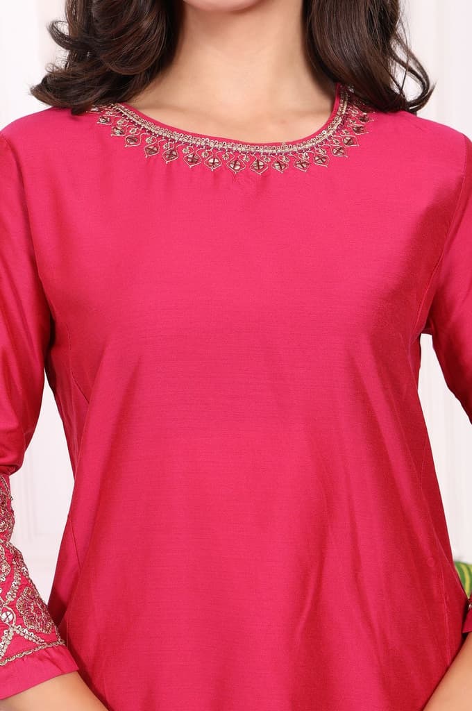 Pink Solid Embroidered Straight Kurta and Straight Pants Set — photo 3