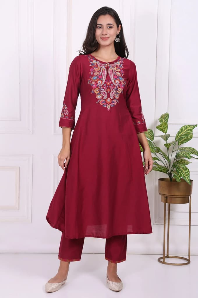 Maroon Embroidered Straight Kurta and Pants Co-ord Set — XS