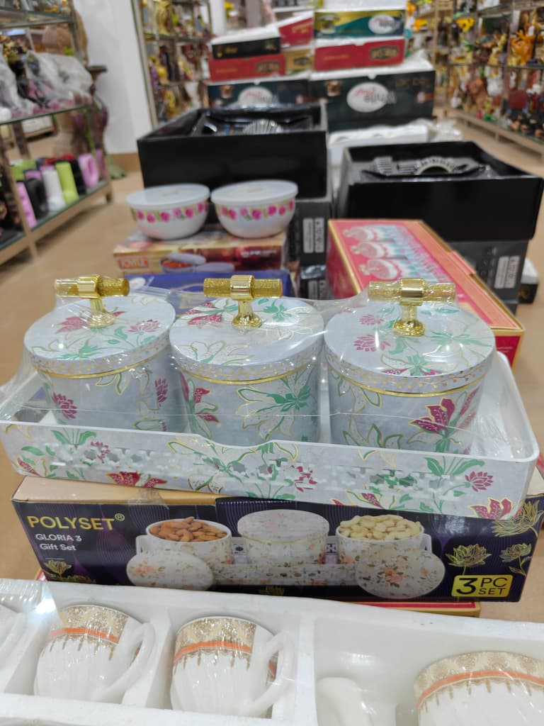 Polystyrene Storage Basket | Clear Lid | 3 Pack | Decorative