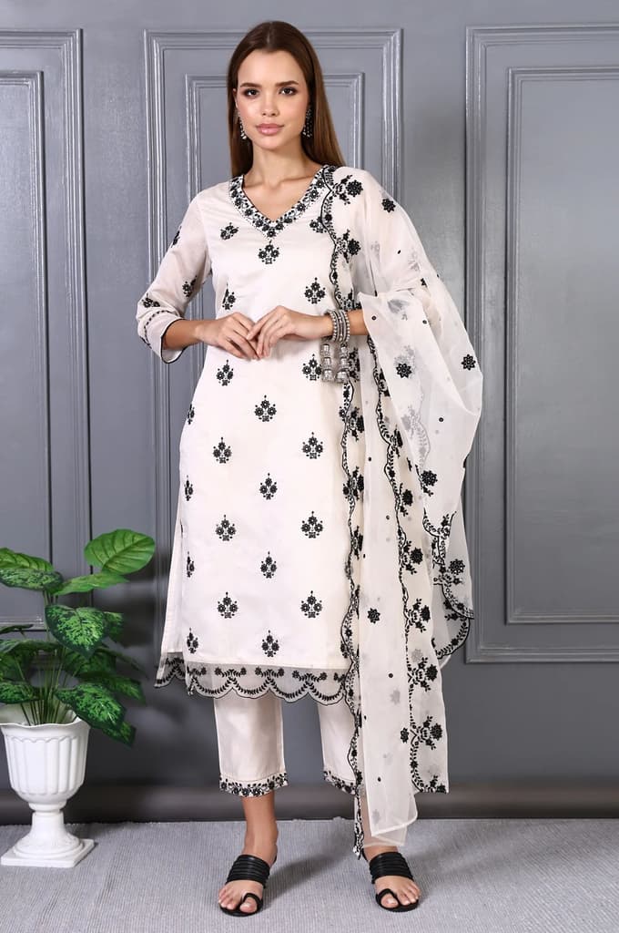 Cream Mirror Embroidered Chanderi Straight Kurta, Pants and Dupatta Set — photo 2