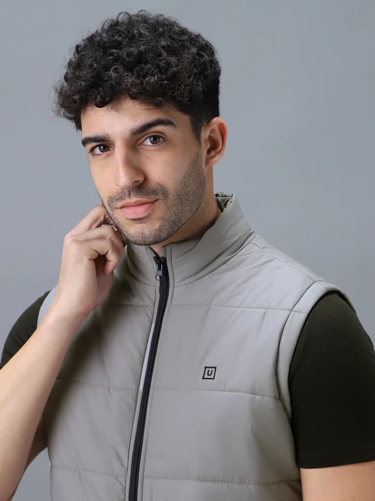 Men's Light Grey Sleeveless Zippered Puffer Jacket — photo 5