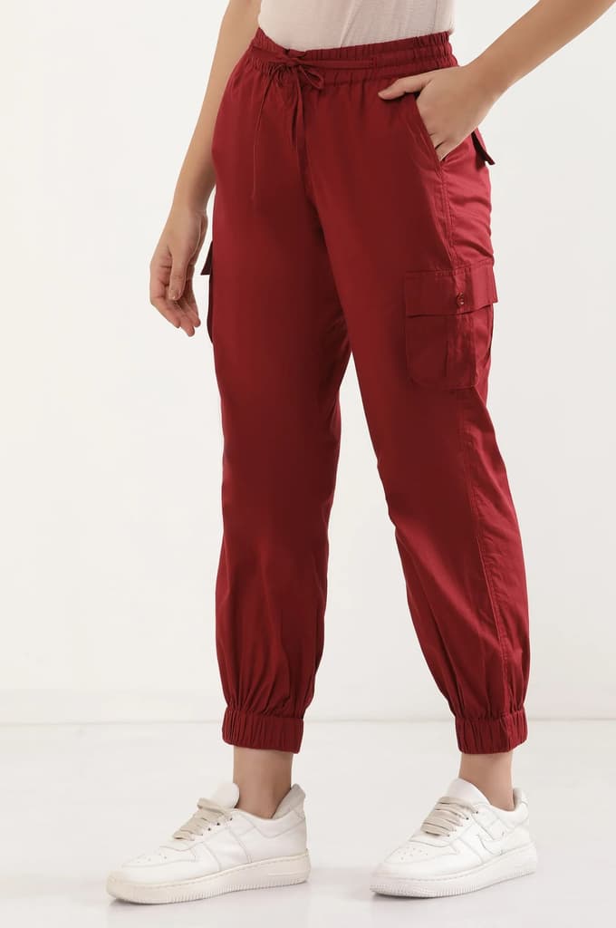 Red Solid Tapered Cotton Pants With Drawstring — photo 3