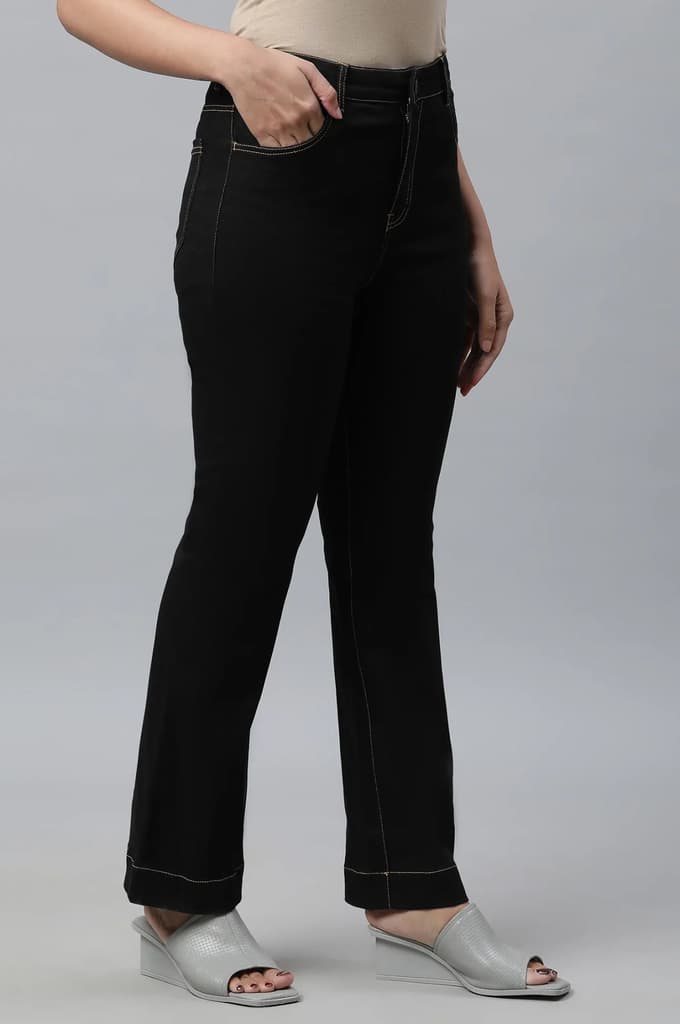Black Solid Boot Cut Denim Jeans With Front Zip Closure — photo 2