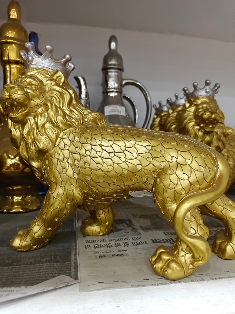 Gold Lion Statue | Decorative | Metal | Gold