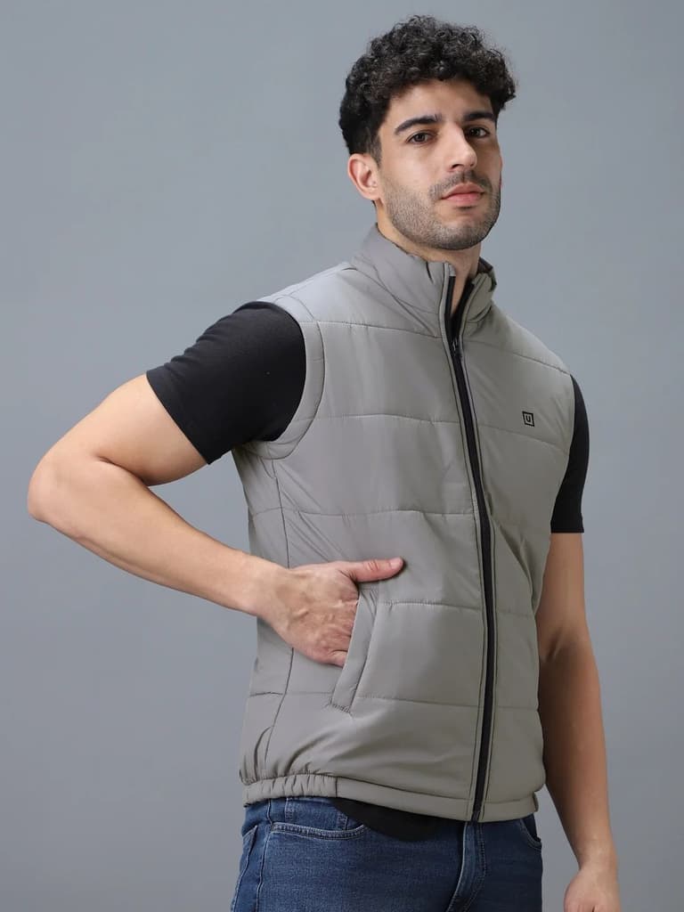 Men's Light Grey Sleeveless Zippered Puffer Jacket — photo 2