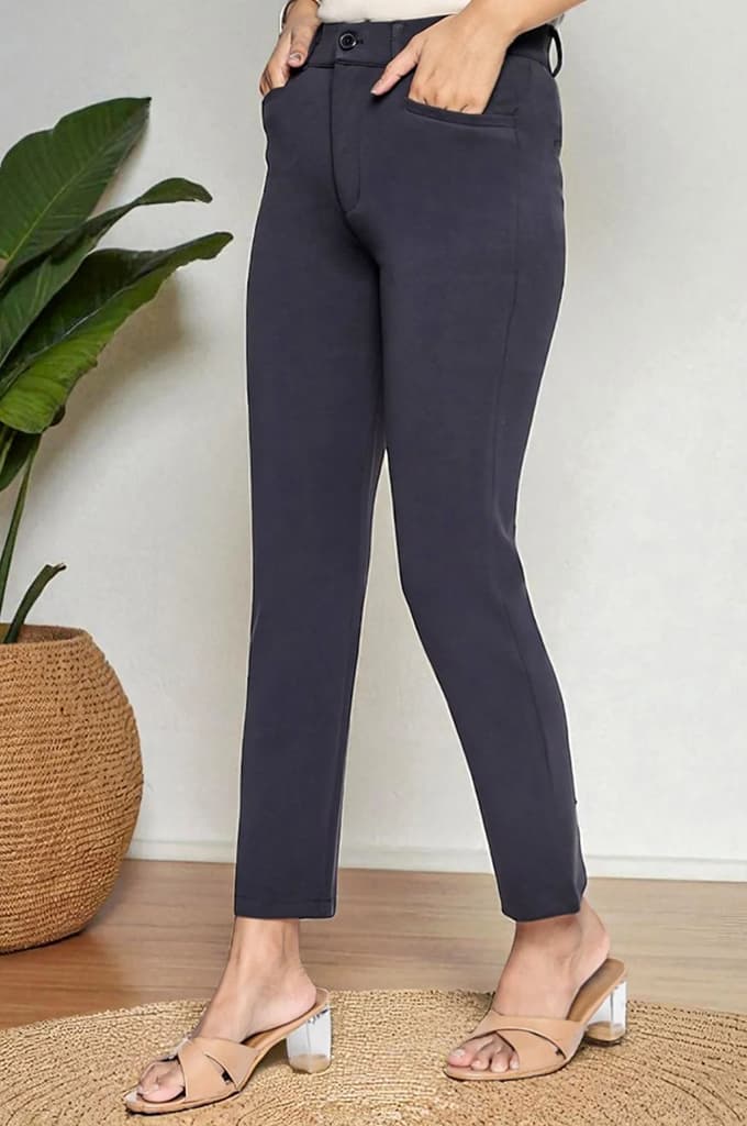 Black Solid Slim fit Trousers in Ankle Length — photo 4