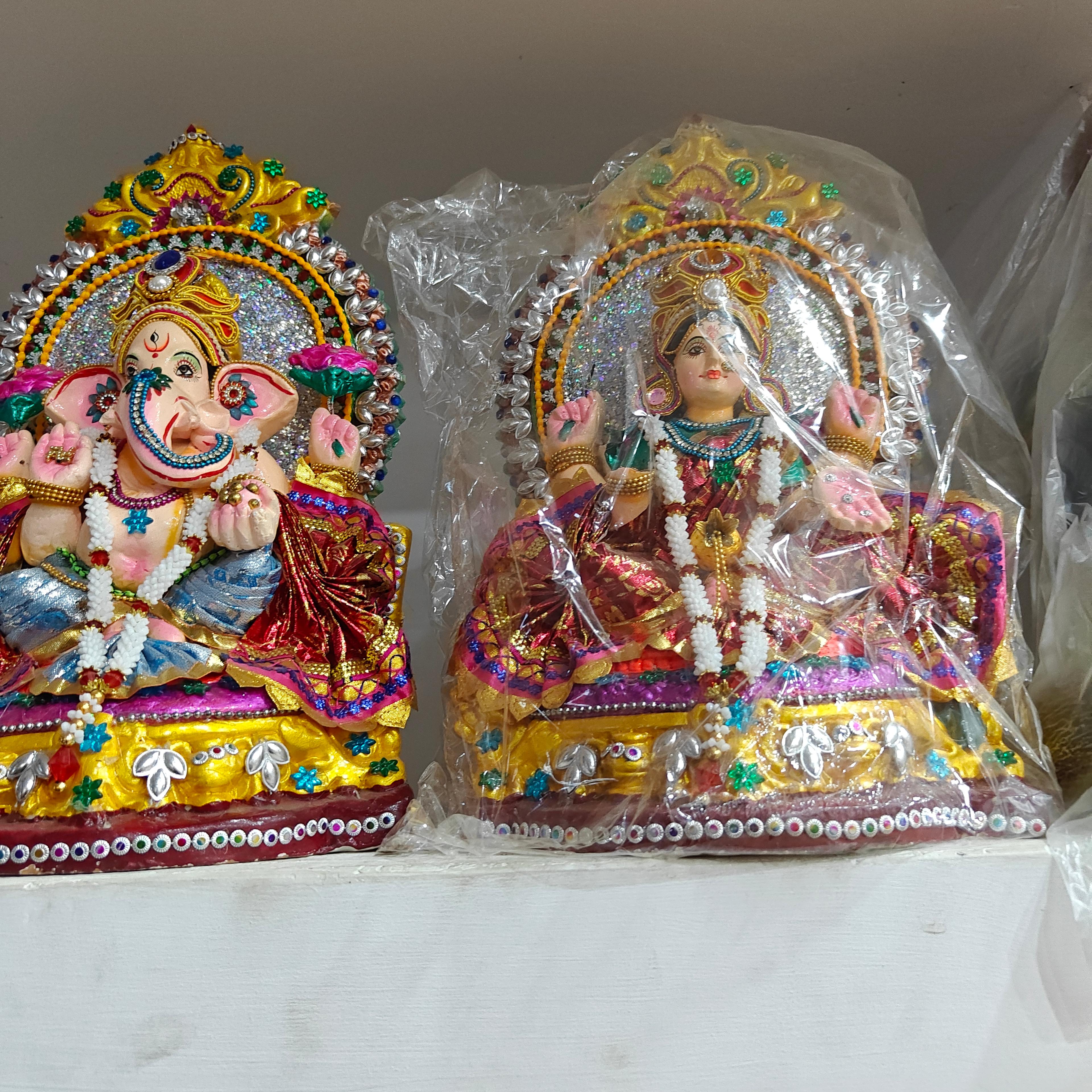 Hindu Statue | Gold | Wood | Decorative