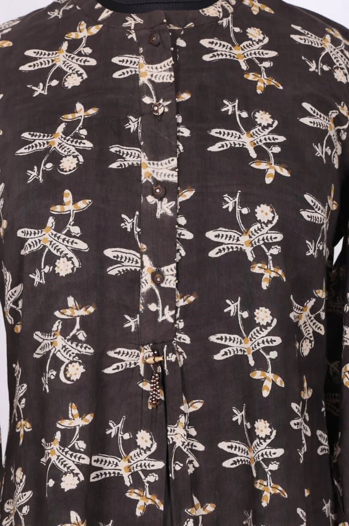 Charcoal Botanical Printed Pure Cotton Pleated Kurta — photo 2