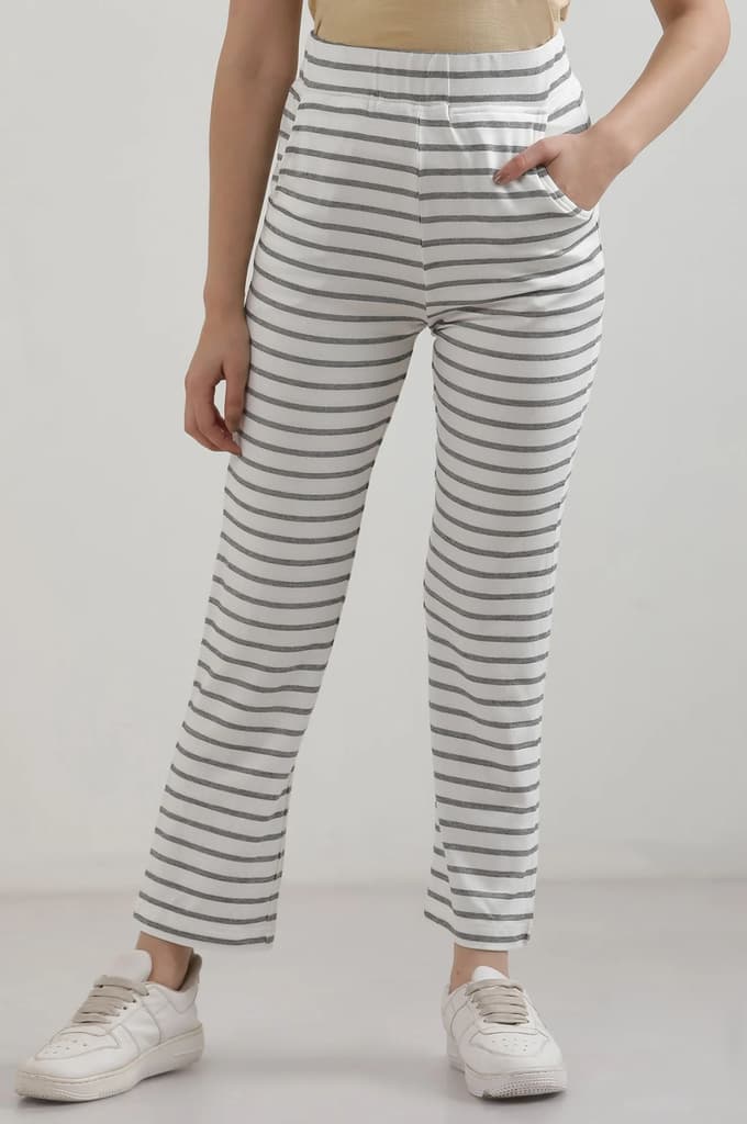 White Striped Straight Fit Cotton Pants With Slip On Closure — photo 2