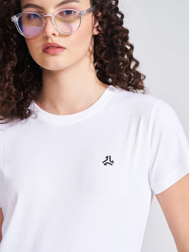 Women's White Solid Round Neck T-Shirt — photo 2