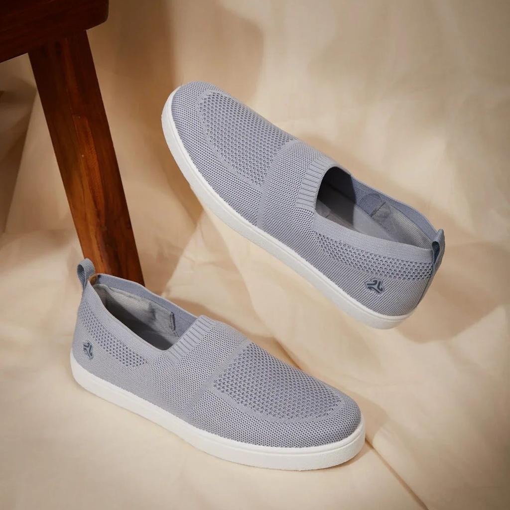 AXTO Grey Men's Walking Shoes