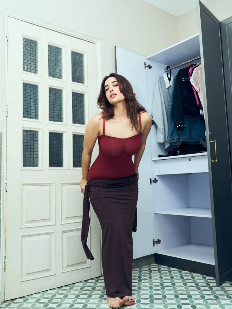 Strapless Butt Lifting Bodysuit — Deep Red / S