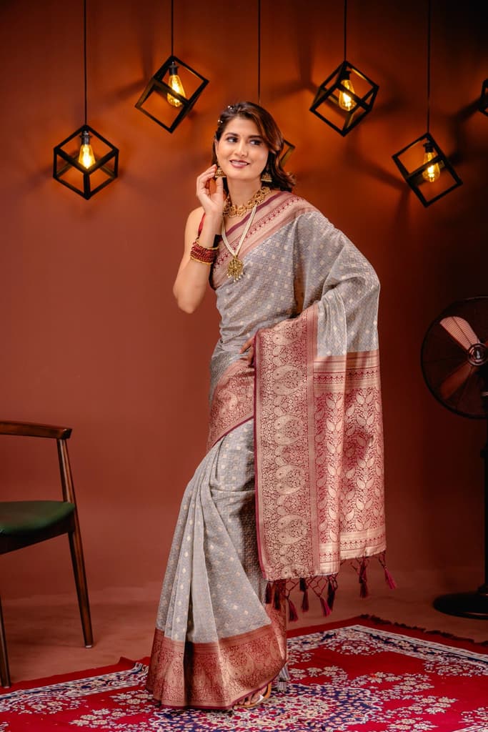 Mimosa Women's Woven Design Kanjivaram Style Art Silk Saree With Blouse Piece : SA00001612BEGFREE — photo 4