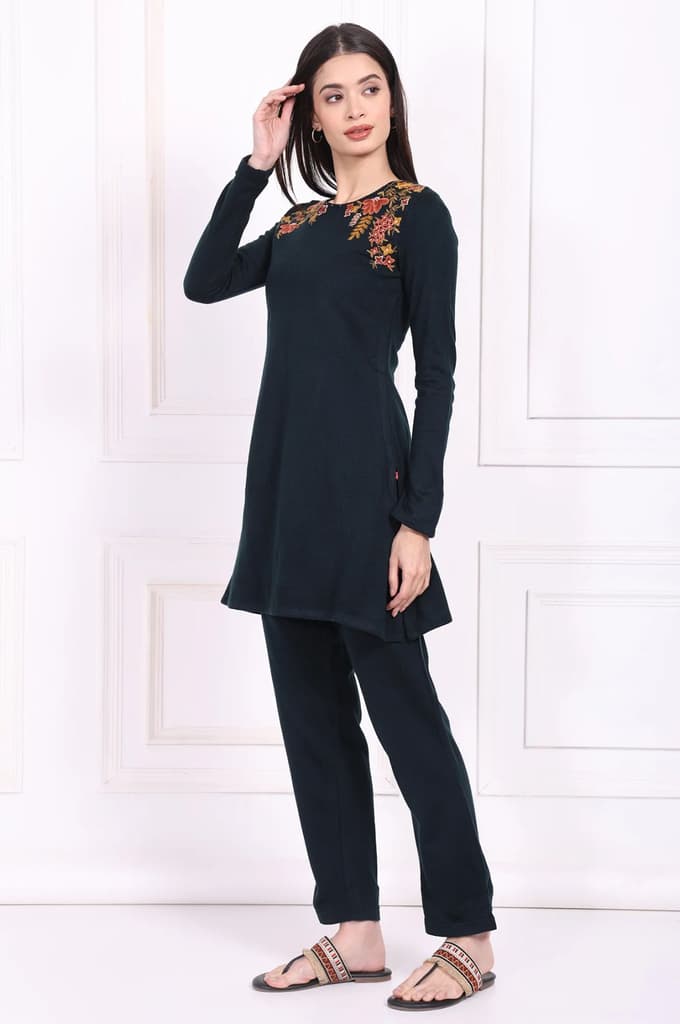 Green Embroidered A-Line Acrylic Kurta with Straight Pant — photo 4