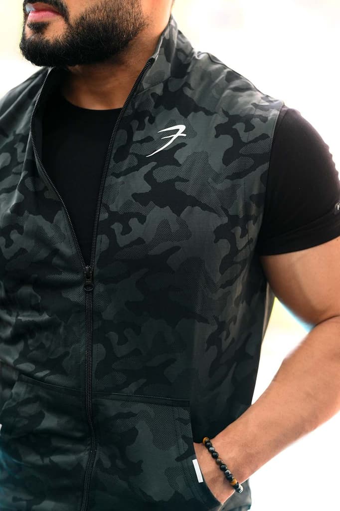 Camo Sleeveless Jacket Black — photo 3
