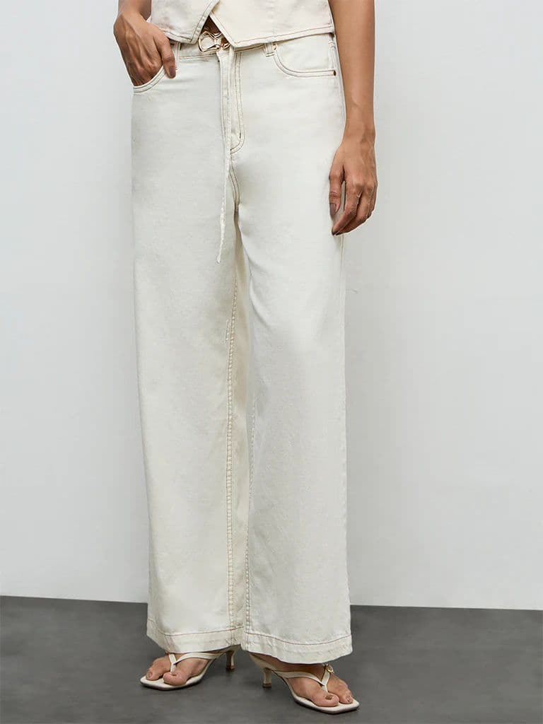 LOV Off-White High-Rise Jeans with Belt — photo 2