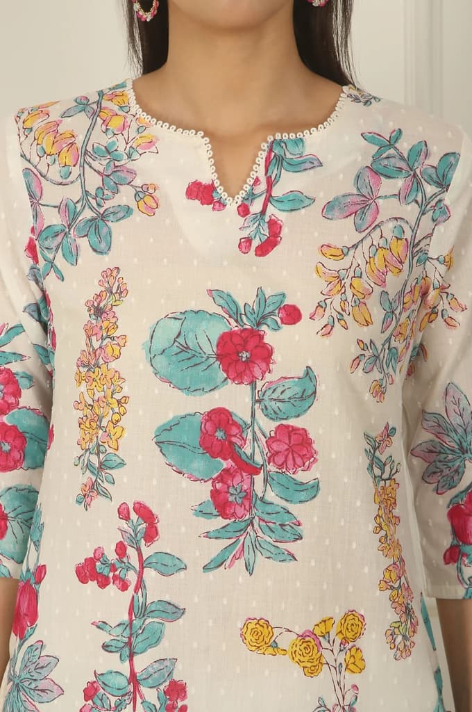 White Floral Printed Textured Cotton Straight Summer Kurta — photo 4