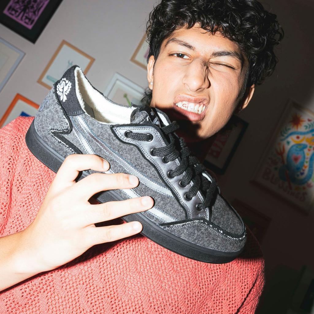 Gully Number 001 - Baaz Chaaya Grey — photo 10