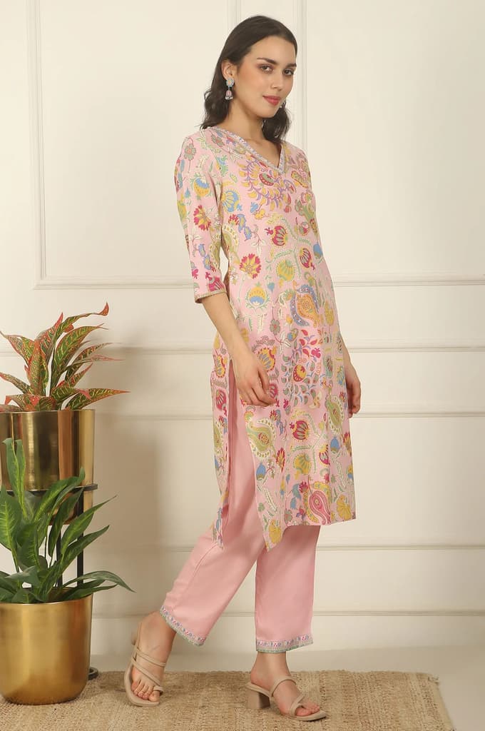 Pink Floral Printed Rayon Straight Kurta and Pants Set — photo 2