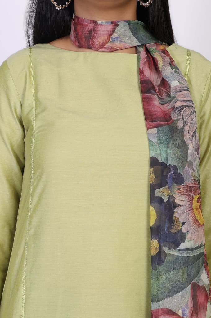 Light Green Solid Lace Trim Straight Kurta with Straight Pant and Dupatta Set — photo 3