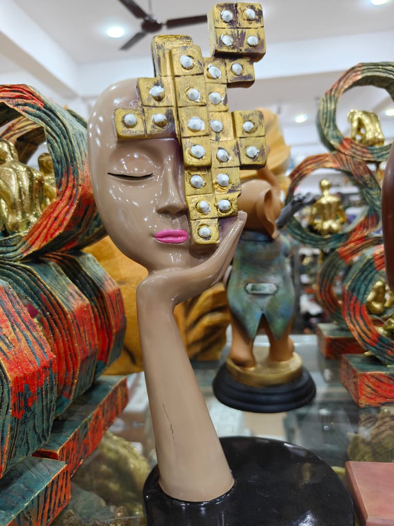Headless Mannequin with Pink Lips | Display | Artificial | Brown