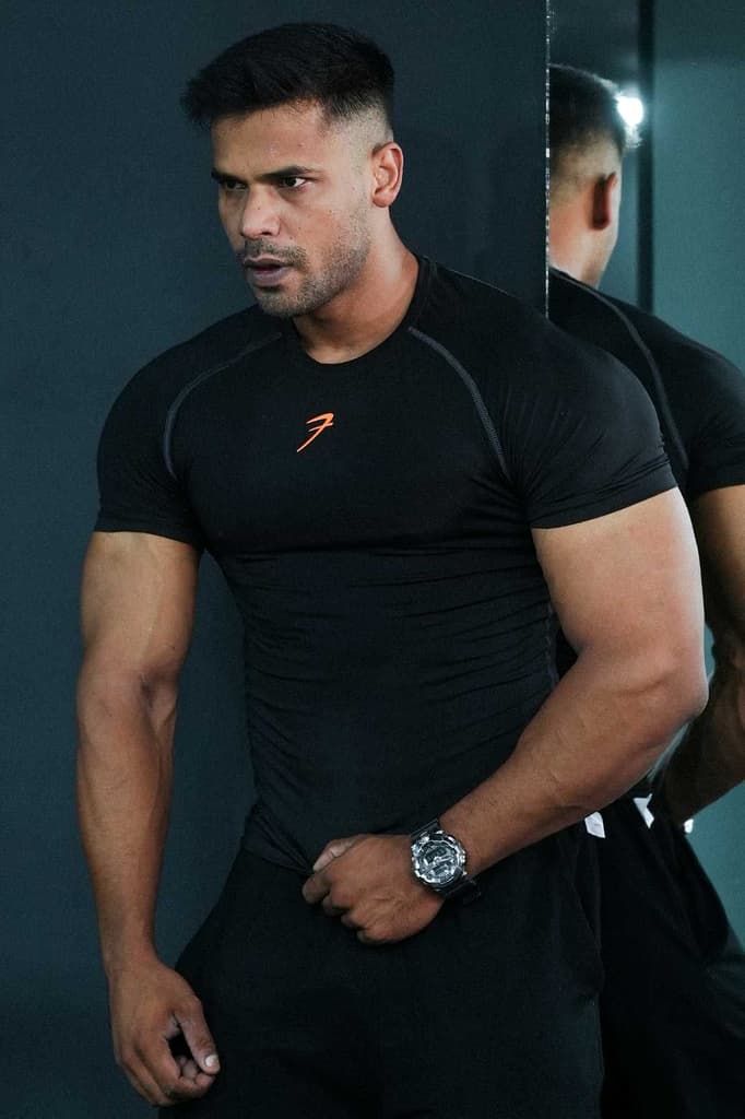 Compression T-shirt Black / Orange Logo