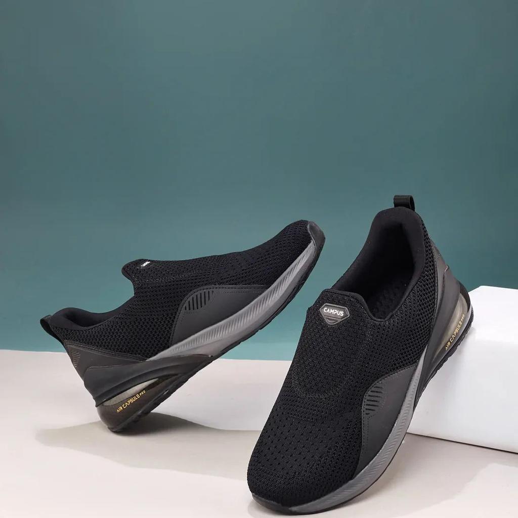 CROWD Black Men's Walking Shoes