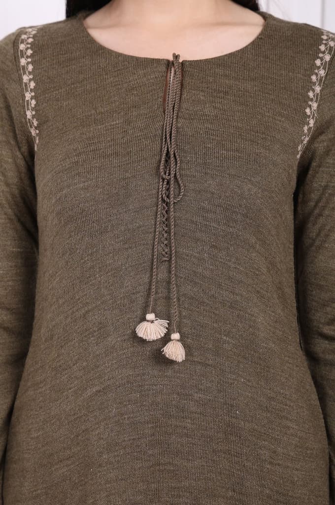 Olive Solid Embroidered Acrylic Straight Kurta — photo 3