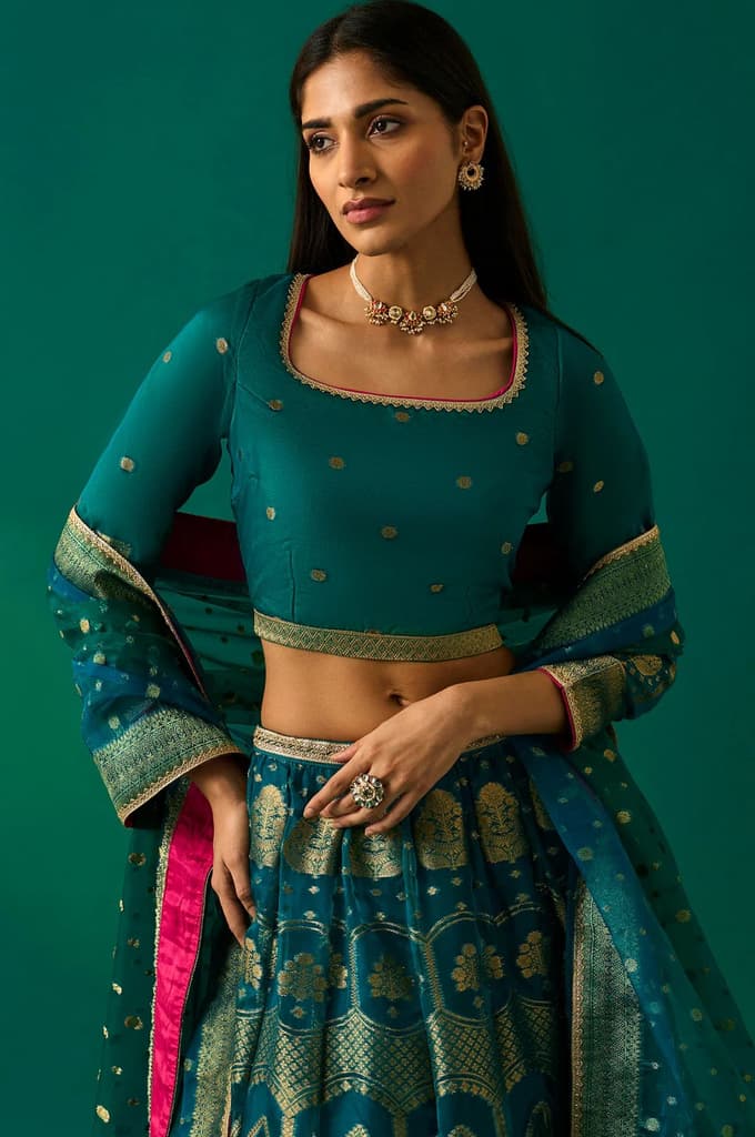 Green Embellished Fitted Organza Blouse with Skirt and Dupatta Set — photo 2