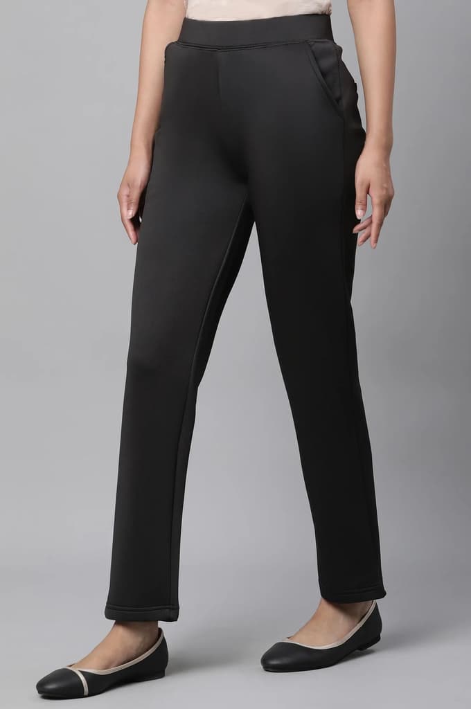 Black Solid Straight Fit Pants With Side Pockets — photo 2