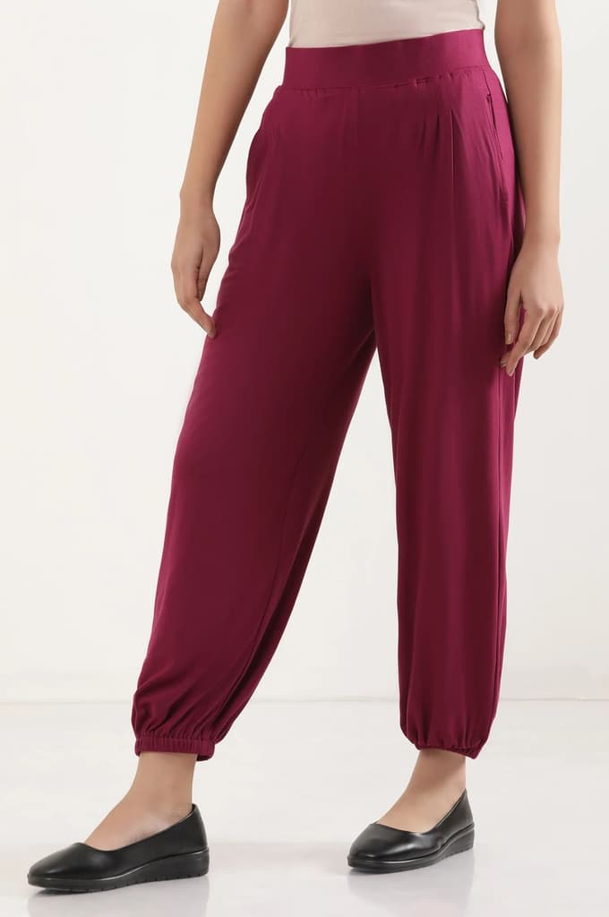 Purple Solid Loose Fit Pants With Pleated Detail — photo 4