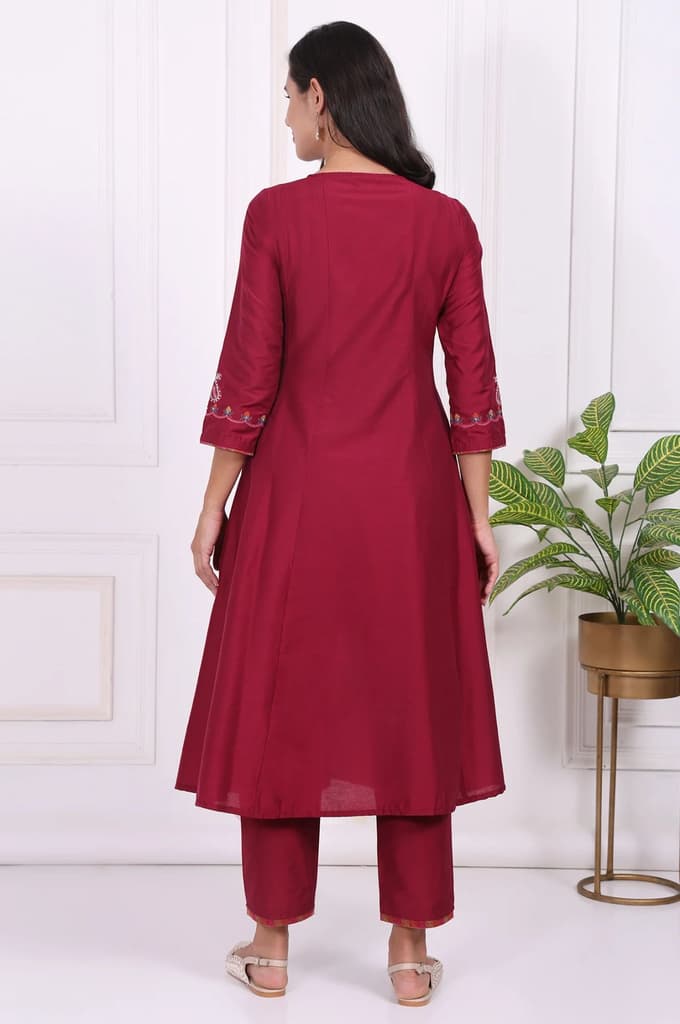 Maroon Embroidered Flared Kurta — photo 5