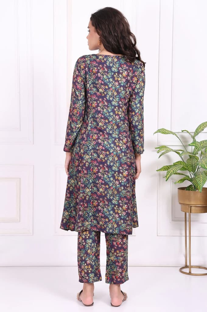 Multicolor Floral Printed Straight Rayon Kurta and Straight Pant Set — photo 5