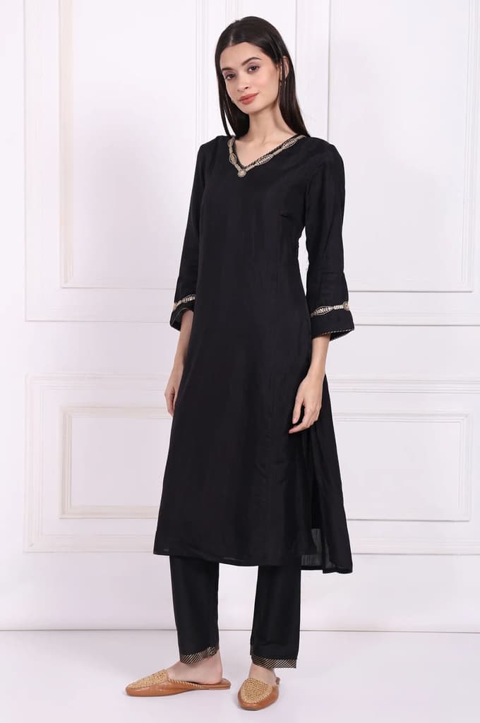 Black Embroidered Straight Kurta with Straight Pant and Dupatta Set — photo 4