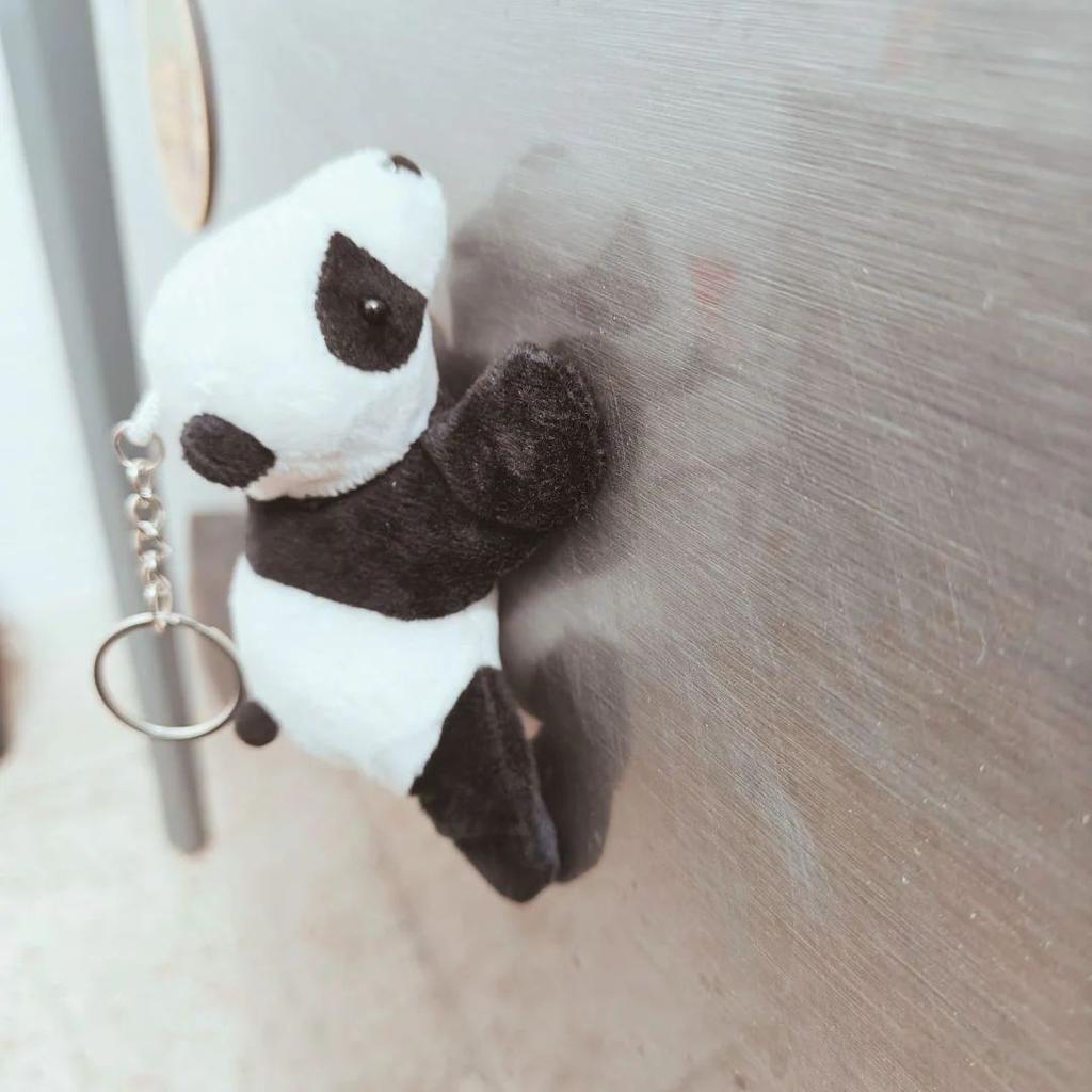 Panda Pals – Magnetic Hug Keychain — photo 2