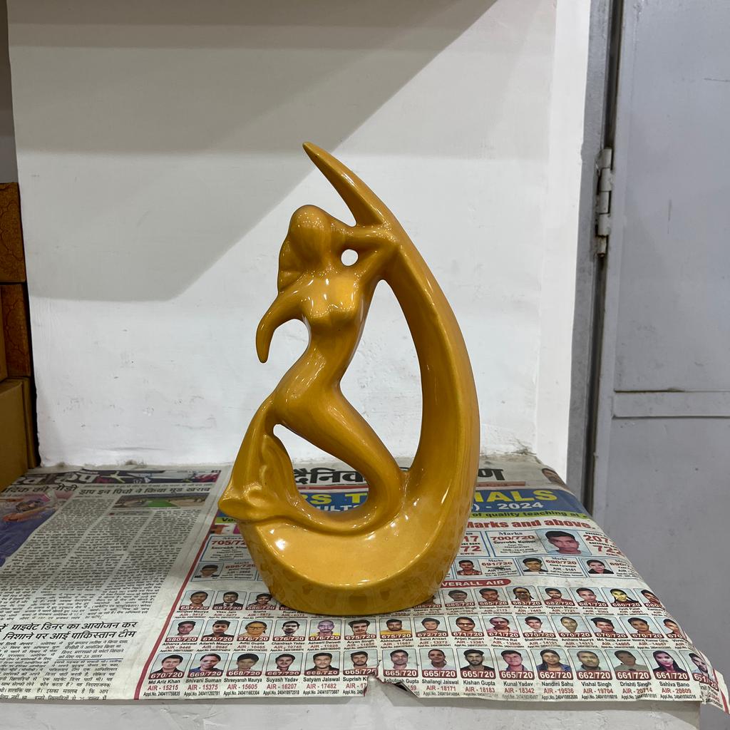 Golden Statue of a Woman | Sculpture | Bronze | Gold