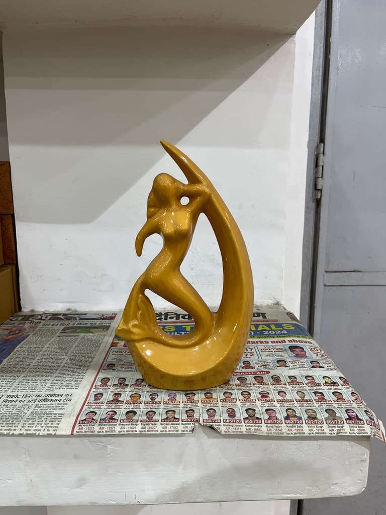 Golden Statue of a Woman | Sculpture | Bronze | Gold