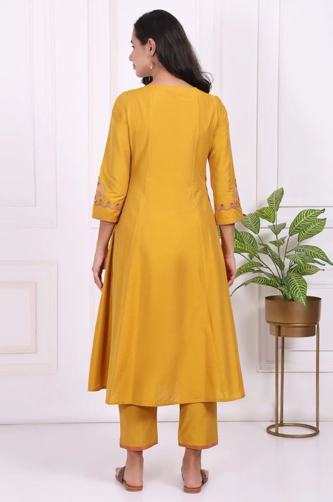 Yellow Embroidered Flared Kurta — photo 5