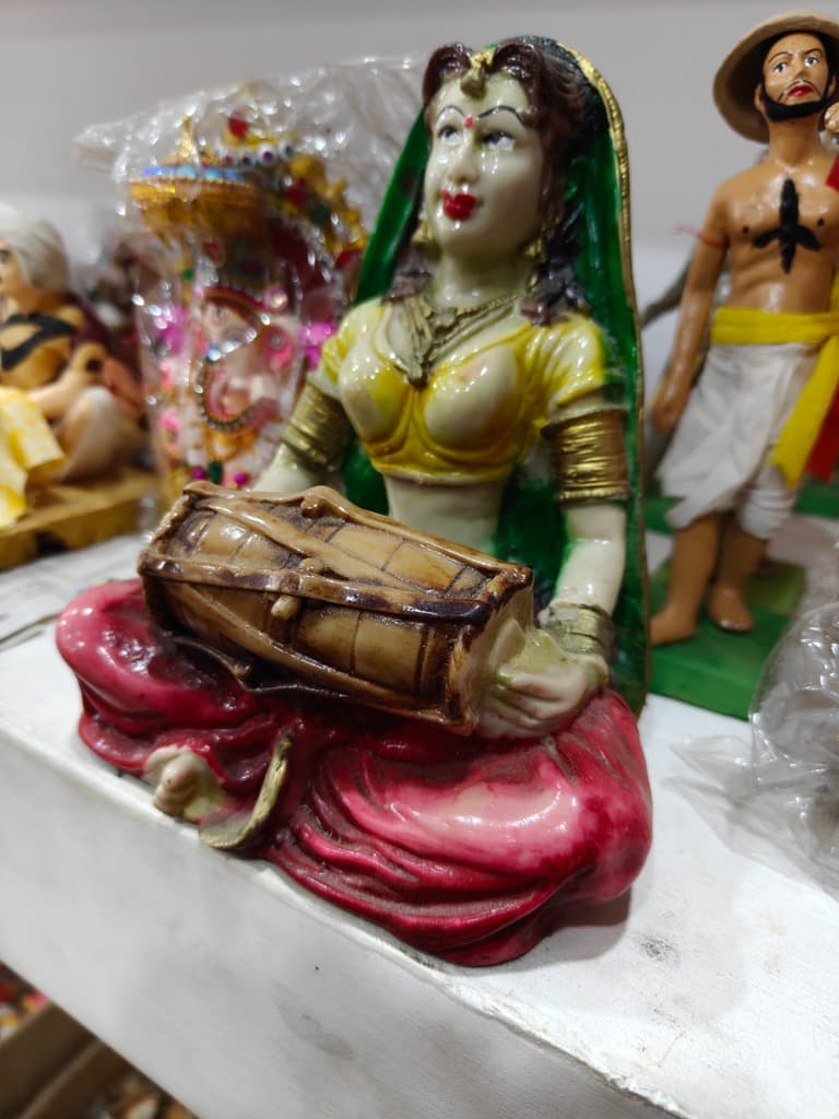Statue of a Woman | Marble | Gold | Red