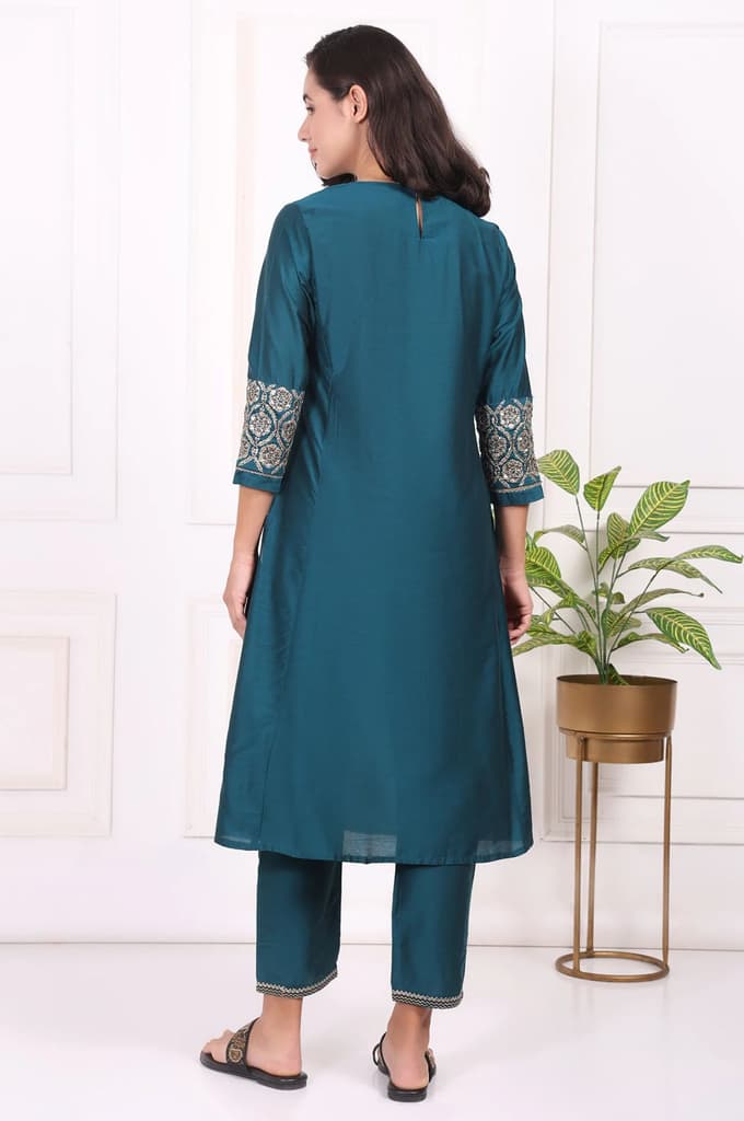 Teal Solid Embroidered Straight Kurta and Straight Pants Set — photo 5
