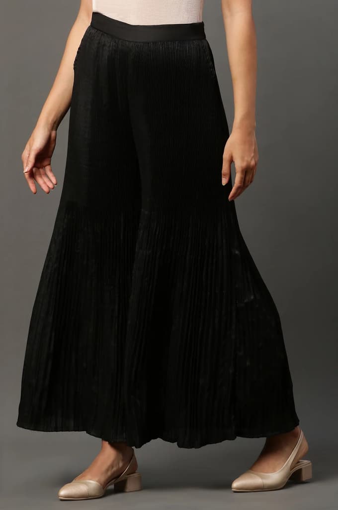 Black Solid Flared Woven Sharara With Pleats — photo 2