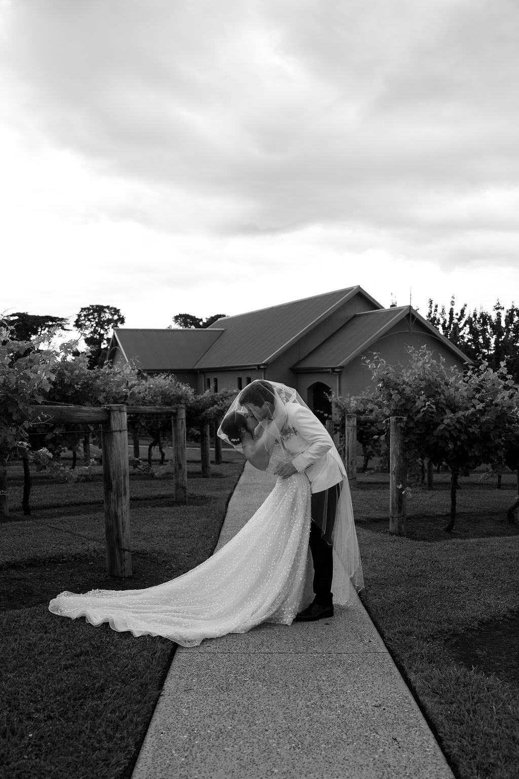 Vue-on-Halcyon-Yarra-Valley-Wedding-Photographer445_2025-05-22-035945_kzoh.jpg