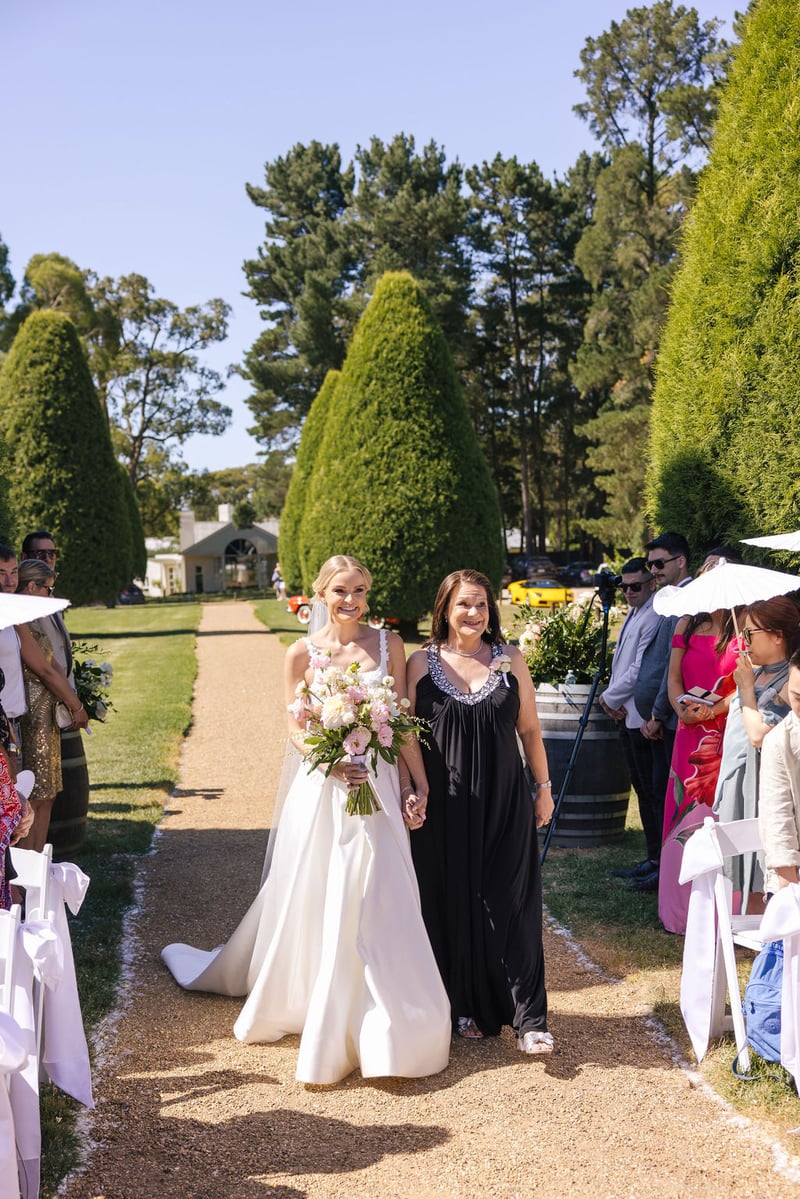 Wedding Photographer at Lancemore Lindenderry Red Hill Madeleine Josh243